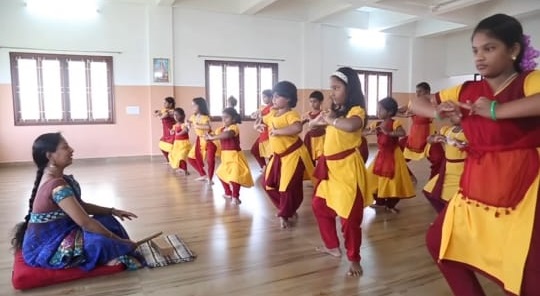 agathe illam-special-course-indoor dancing class